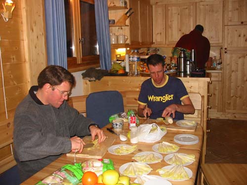 155_5574 preparing the dinner