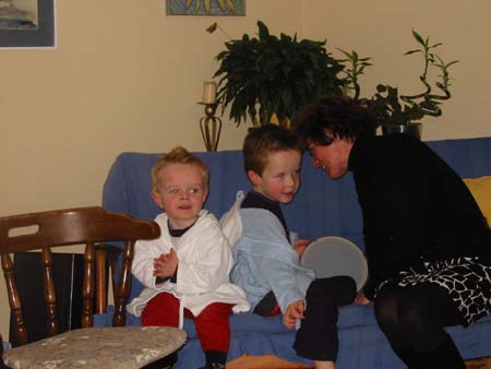 154_5417 plezier op de bank